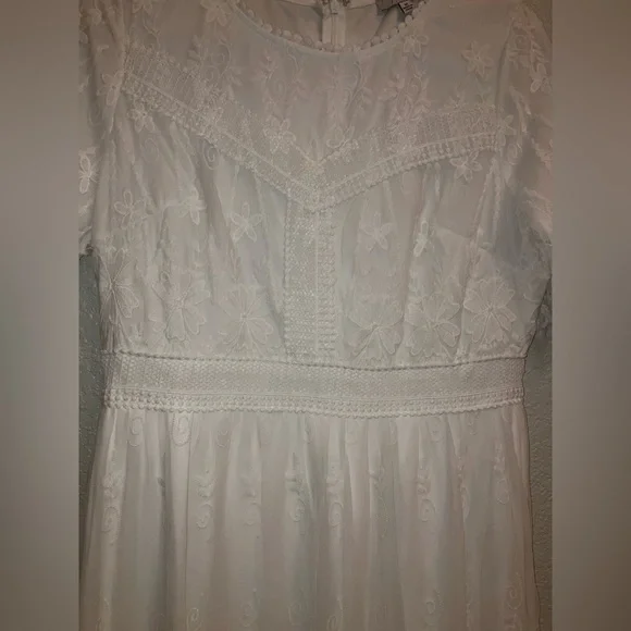 Polagram White Floral Lace Modest Dress - Picture 4 of 11